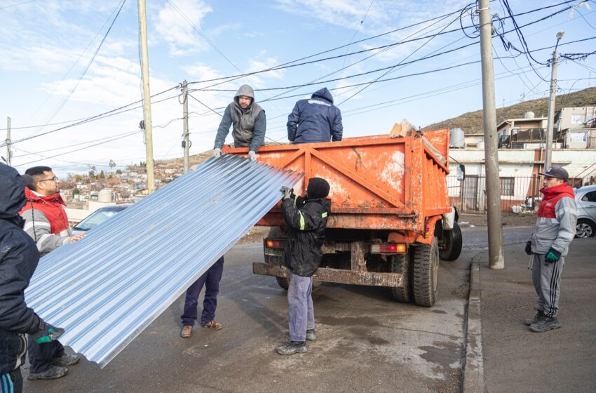  El Municipio continúa asistiendo a los damnificados por el pasado temporal de viento