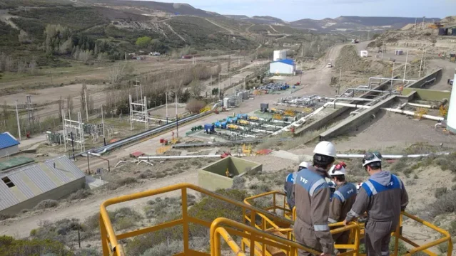  Más de 400 petroleros retomarán actividades en áreas que YPF cedió a Pecom en Chubut