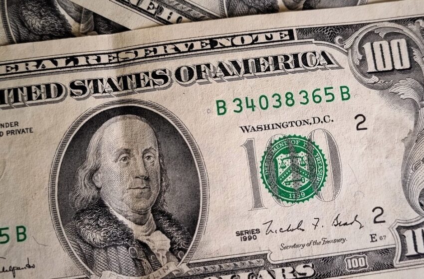  Adiós a los ‘cara chica’: Estados Unidos retira de circulación los billetes antiguos de 100 dólares