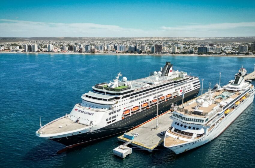  Madryn con crucero y repleto de turistas, pero con comercios cerrados