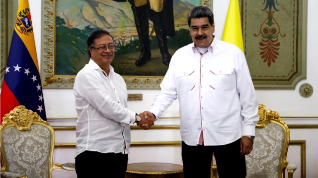  Gustavo Petro, presidente de Colombia y ex guerrillero afirmó que la cocaína «no es peor que el whisky»