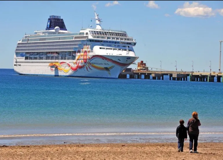  Boom turístico en Puerto Madryn: tres cruceros y un impacto económico positivo